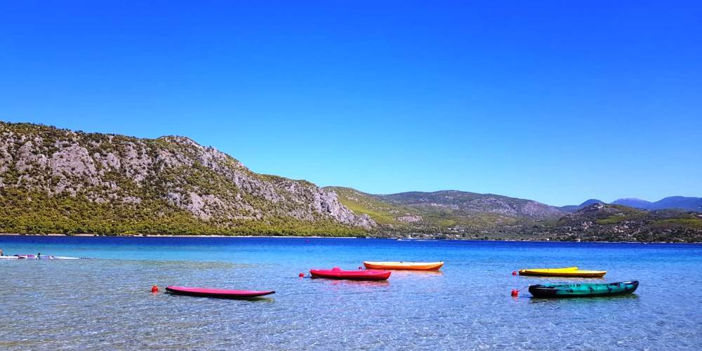 Vouliagmeni_lake_Heraion