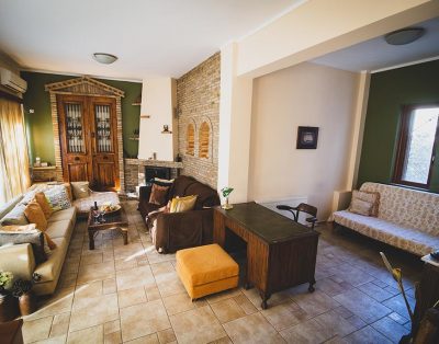 Chrisoula Villa