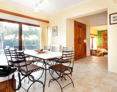 Chrisoula Villa