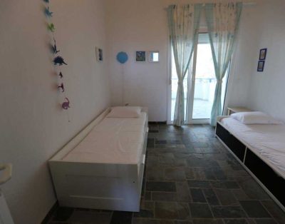 Alla Holiday House