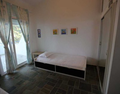 Alla Holiday House