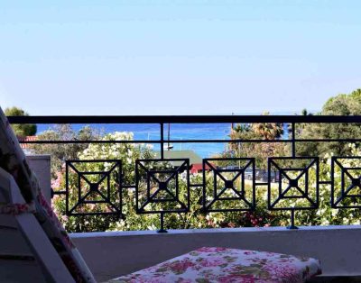 Alla Holiday House