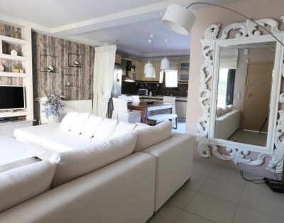 Tina Holiday House