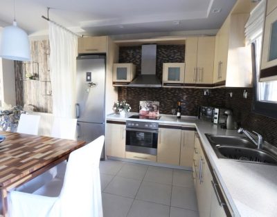 Tina Holiday House