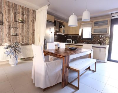 Tina Holiday House