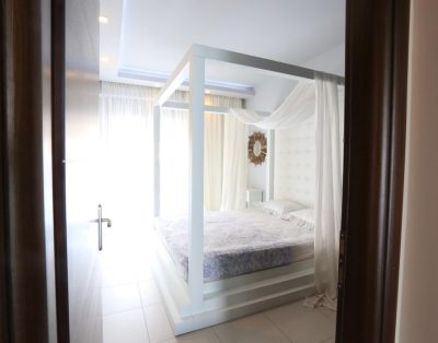Tina Holiday House