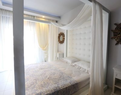 Tina Holiday House