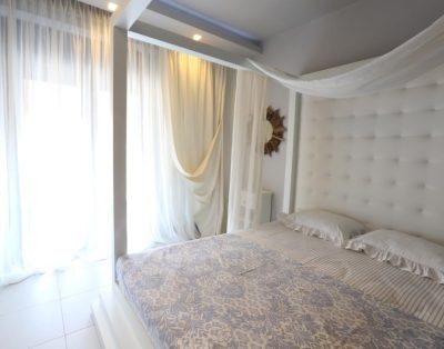 Tina Holiday House