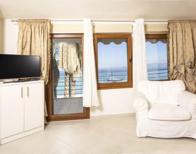 Algea Maisonette