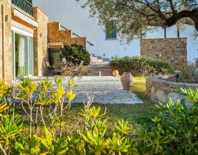 Sapphire Holiday House
