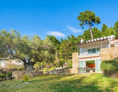 Sapphire Holiday House