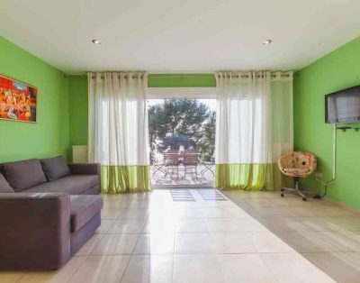 Sapphire Holiday House