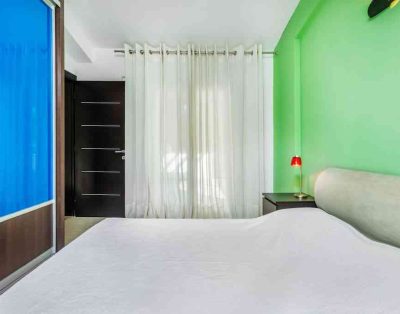 Sapphire Holiday House