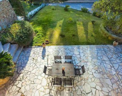 Sapphire Holiday House