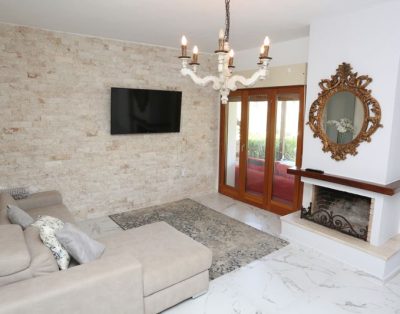 Faros Holiday House