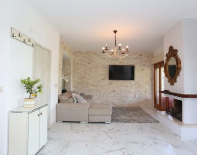 Faros Holiday House