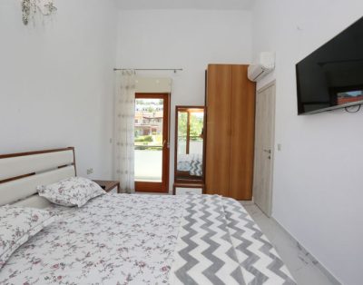 Faros Holiday House