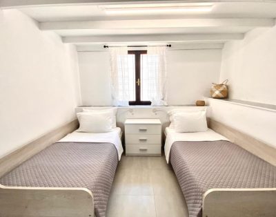 Vira Holiday House