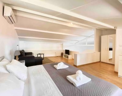 Vira Holiday House